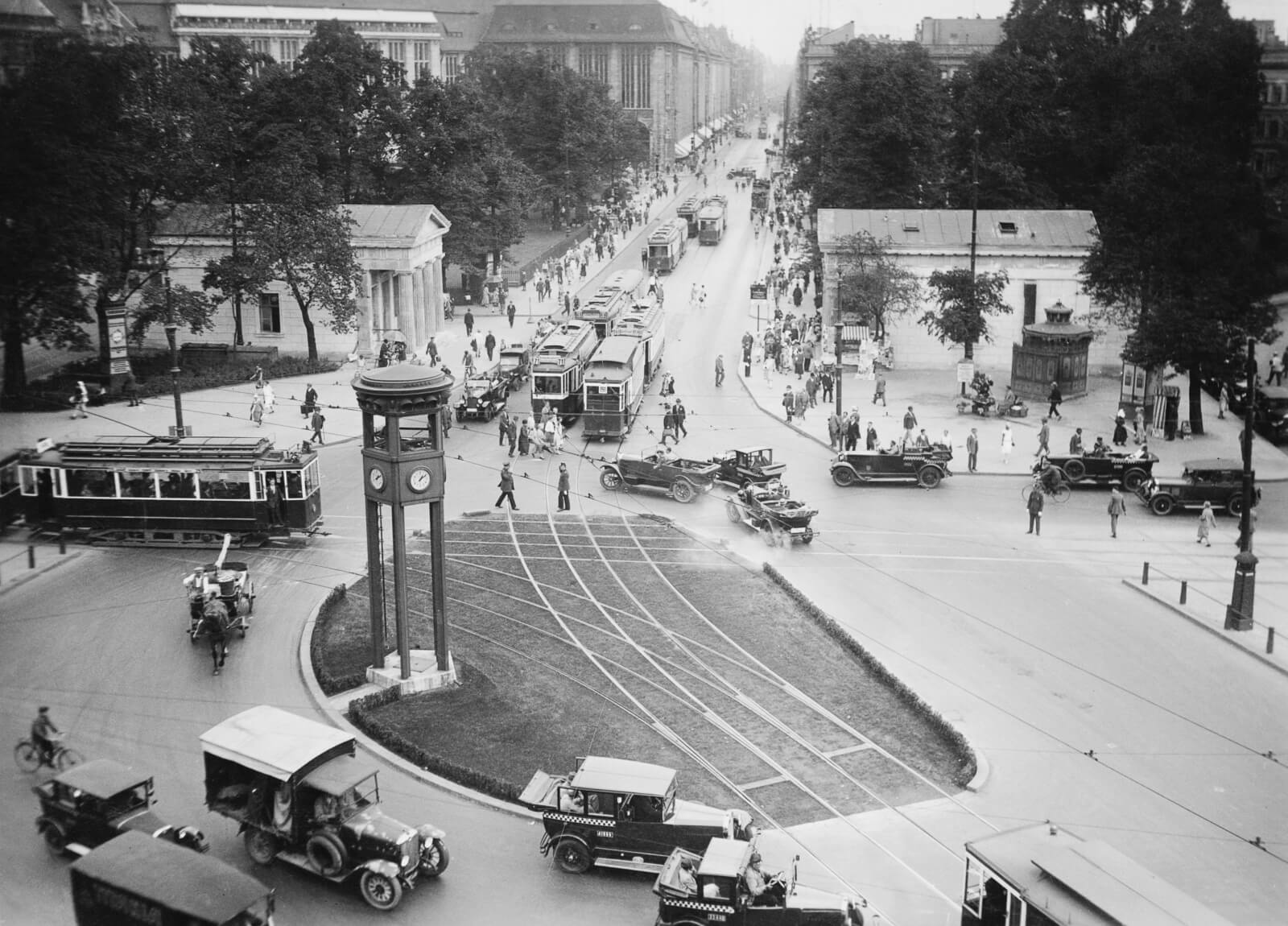 a-crash-course-history-of-traffic-signals-healing-law-legal-news